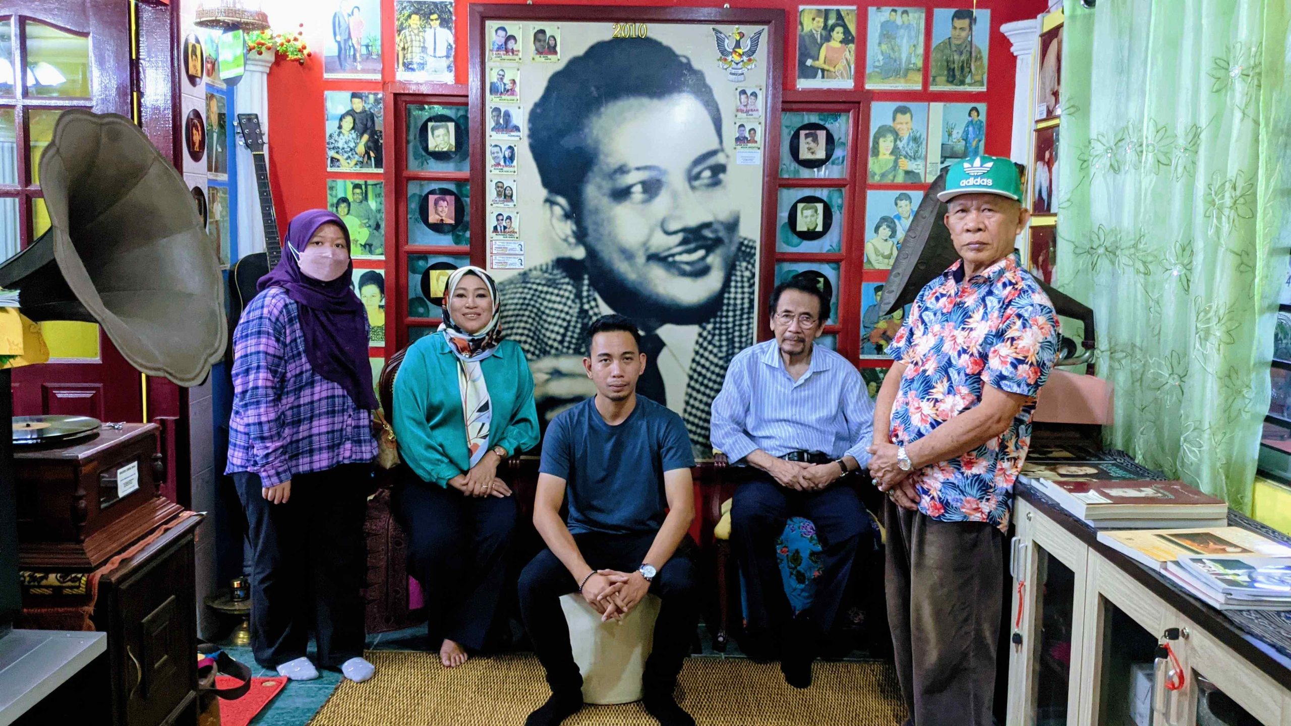 Kunjungan daripada RM Ismail bersama Keluarga
